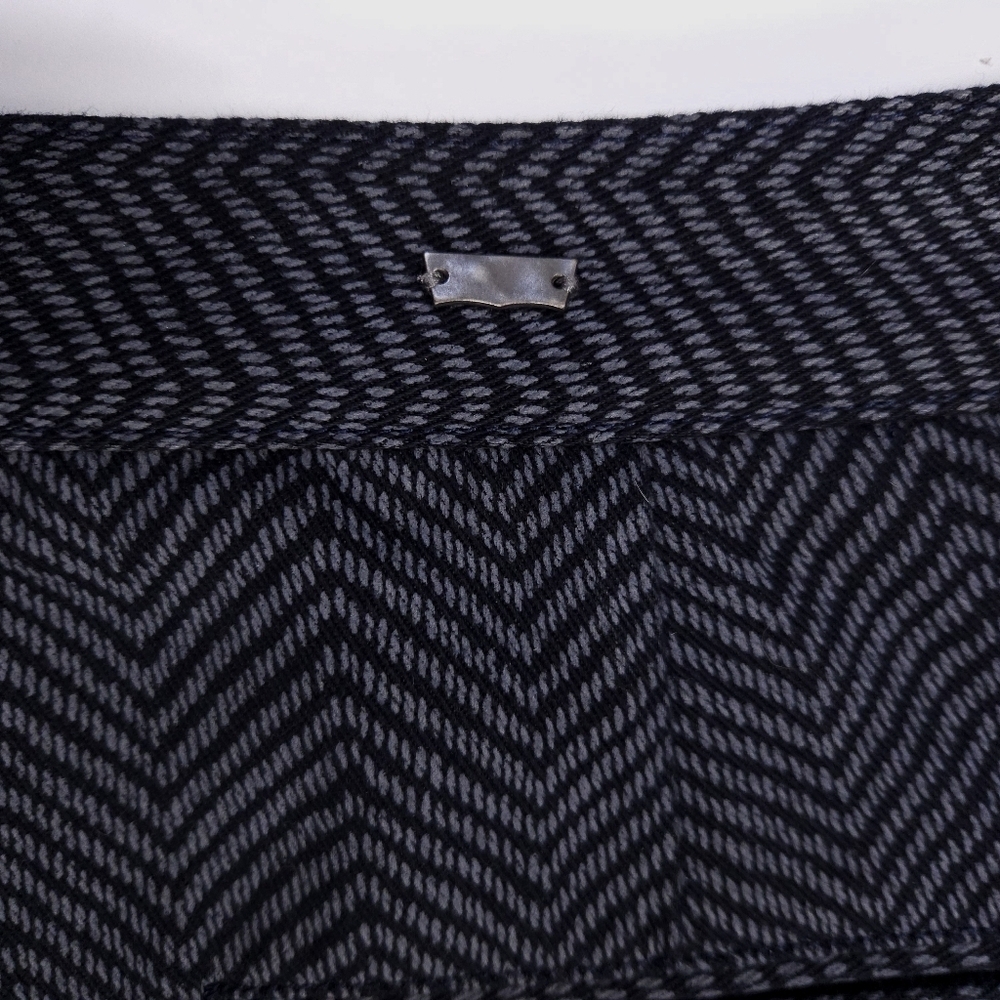 Levi's Herringbone Navy Blue Cropped Pleated Button Cuffed Riding Pants Size 26 - Picture 11 of 16